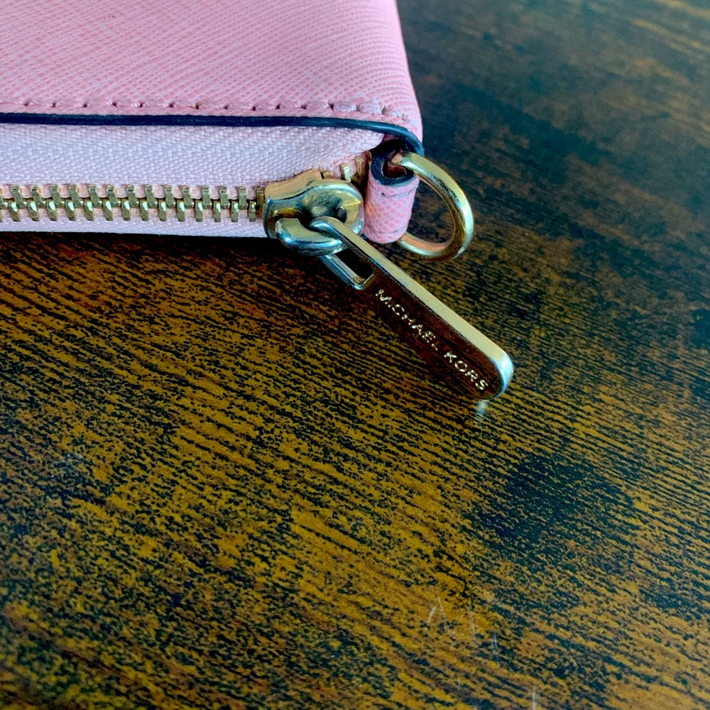 Michael Kors Wallet - Picture 5 of 6